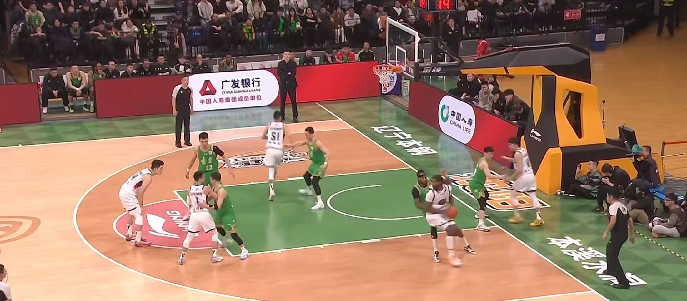 博鱼体育官方网站-故地重游不留情！高诗岩末节12分，高速男篮84：79击败辽宁